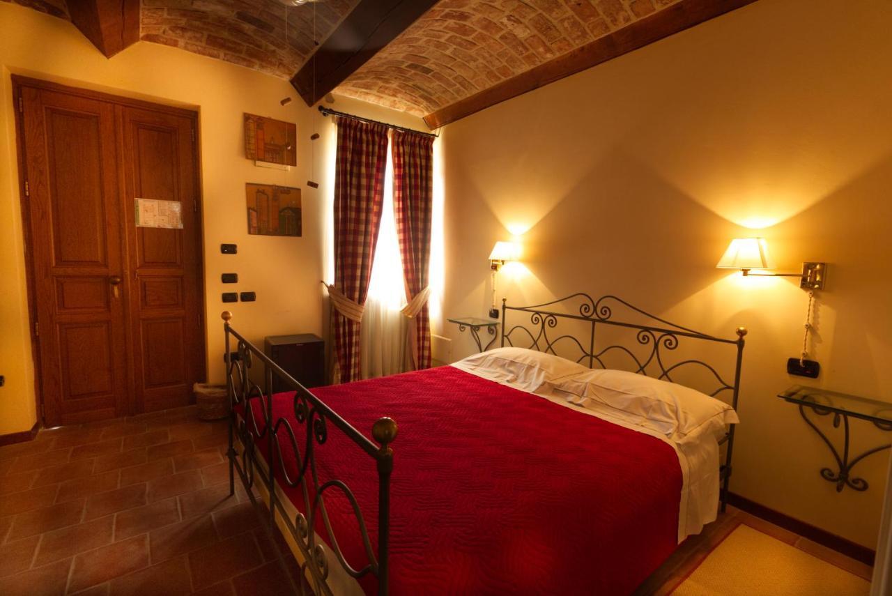 Foresteria Ristorante Conti Roero Monticello d'Alba Pokoj fotografie